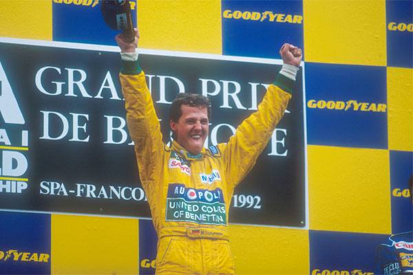 Michael Schumacher sur le podium du Grand Prix de Belgique en 1992