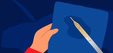 Image d'une personne essuyant l'huile moteur d'une jauge sur un chiffon