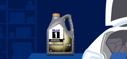 0W-40 est affiché dans le coffre de la voiture